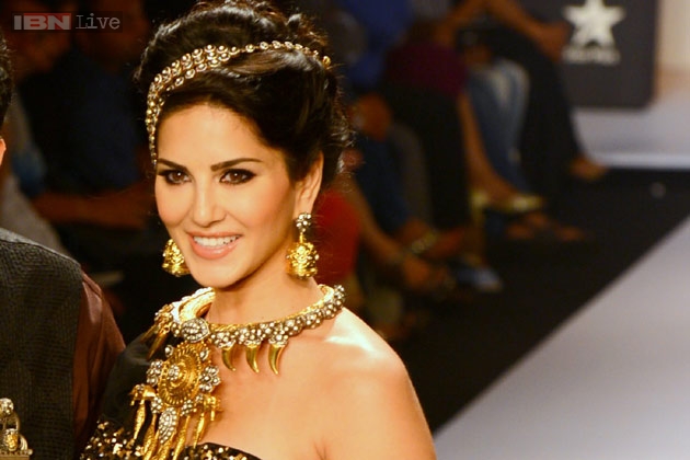  latest bollywood news, latest bollywood celebrity, celebrity news and gossips, celebrity fashion, hot and sexy celebrity, snunny leone jewellery showcase, sunny leone pictures, sunny leone wallpapers, sunny leone photos, hot sunny leone pics, sunny leone jewellery, hot bollywood actress