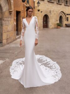 V-Cut Long Sleeve Wedding Dresses