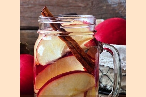 Apple and cinnamon detox water for weight loss